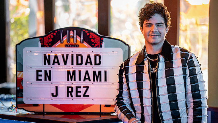 El exitoso cantautor de raíces cubanas presenta «Navidad en Miami» con un incomparable sonido latino, el reflejo de una Noche Buena entre familia, y el relato de gratas tradiciones de fin de año.