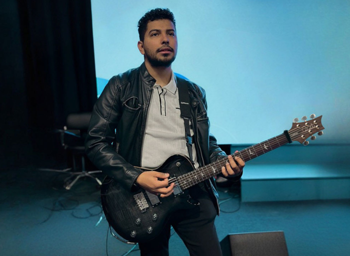 El músico guatemalteco Jonathan López irrumpe en la escena musical con "Invencible", un sencillo que resalta la victoria a través de la fe en Dios