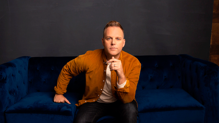 Sigue Orando, la invitación que hace Matthew West y Miel San Marcos