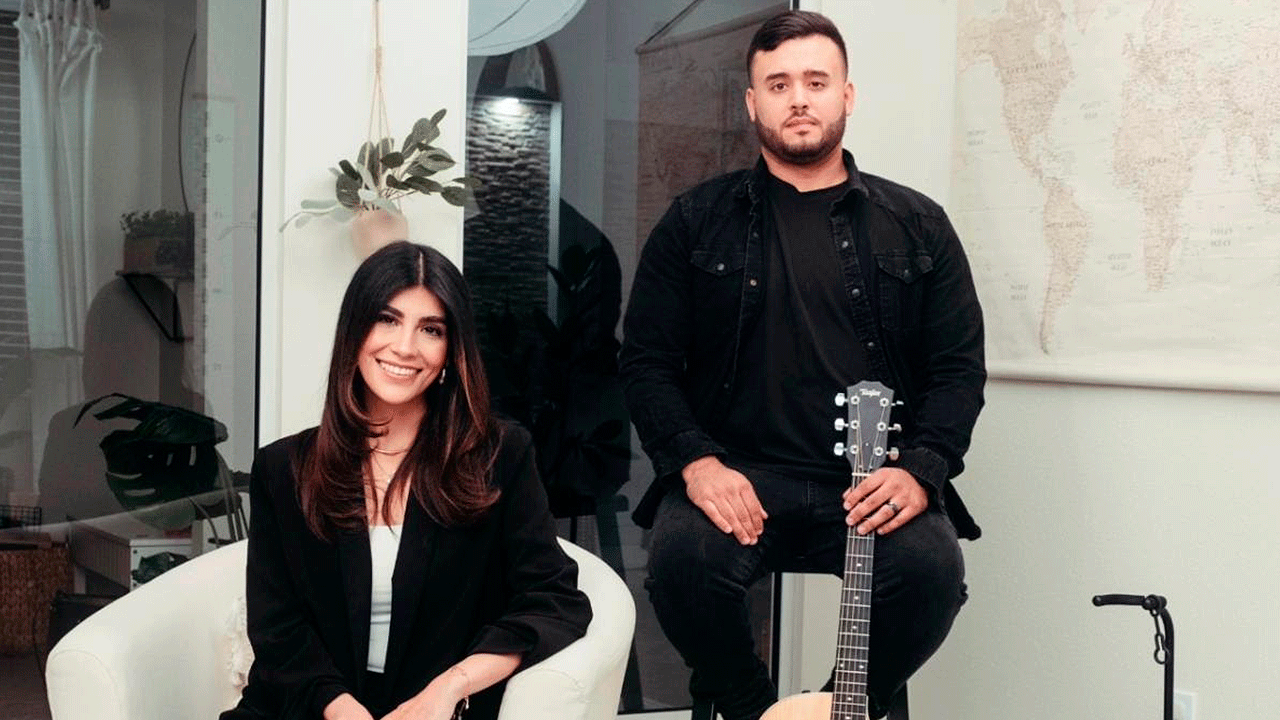 Valentina y Caleb Figueroa presentan su tema Rey Prometido